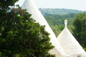 L'ANNAMARCO private storical Trullo and Property with large & nice swiming-pool Ostuni